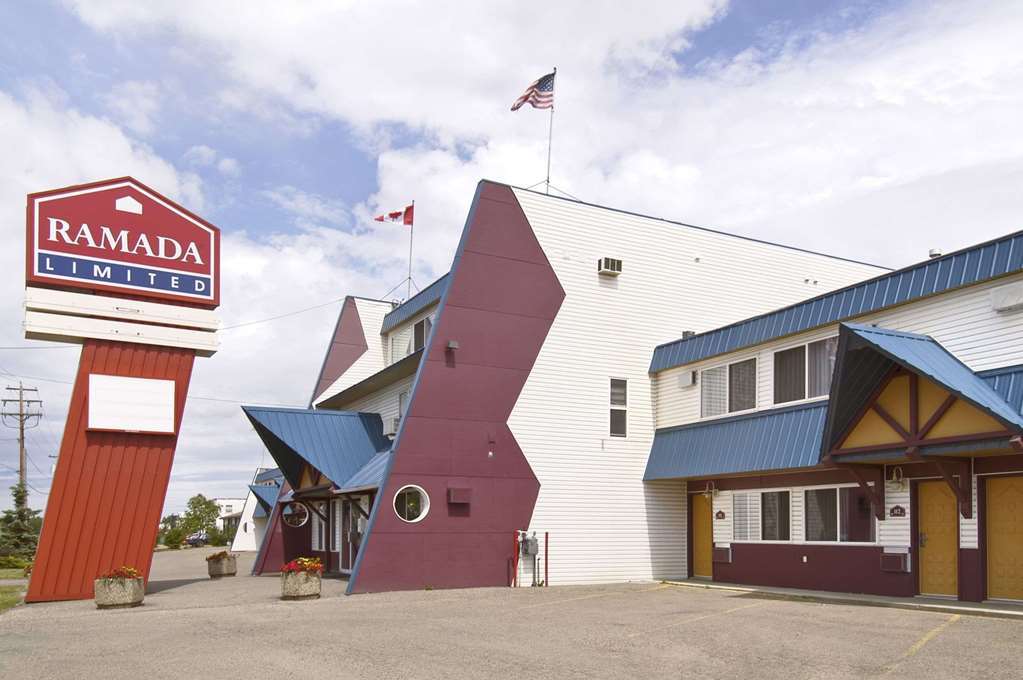 Hotel Ramada Limited Dawson Creek Exterior foto